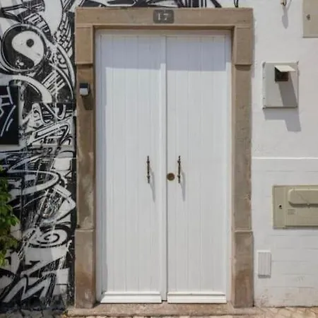 Floripes Stylish شقة *